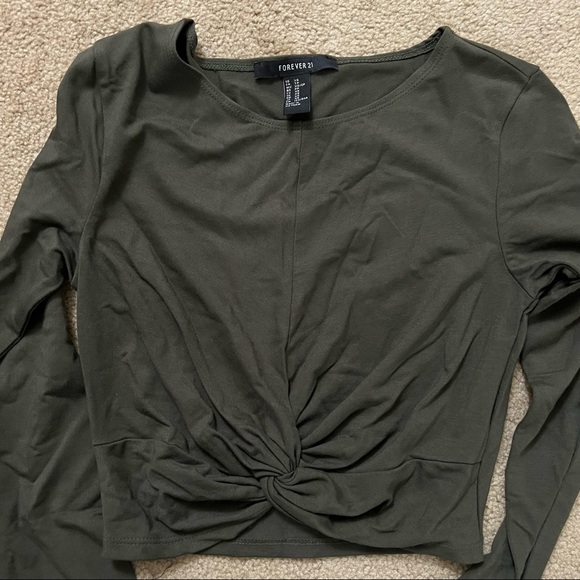 Forever 21 twist front cropped long sleeve XS - Picture 2 of 3